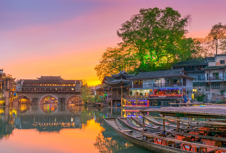 《文化參訪團》張家界精選８日－全程溫德姆酒店、鳳凰古城、魅力湘西VIP