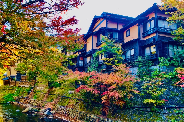 九州熊本紅葉楓旅×纜車遊船×三大蟹溫泉精選5日+紅葉八幡宮+柳川遊船+湯布院+熊本城(熊本進出-星宇)