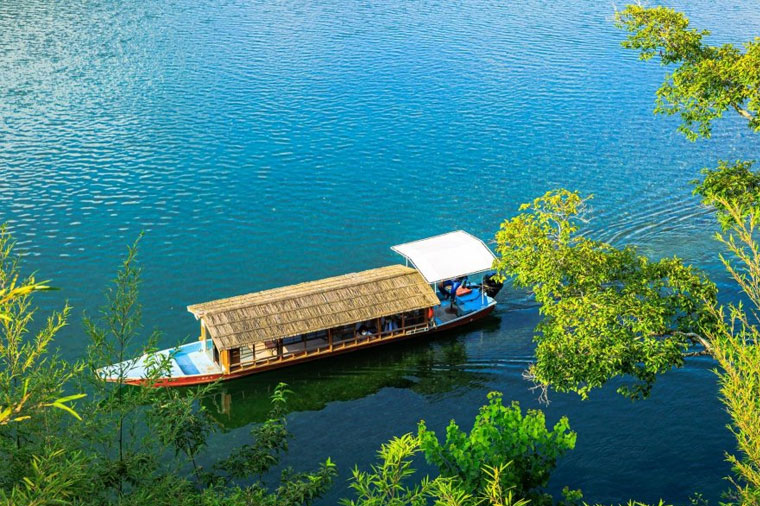 櫻戀讚岐土佐國度~四國高松道後+屋形船+別子礦山+哈密瓜冰淇淋溫泉六日(台中星宇)