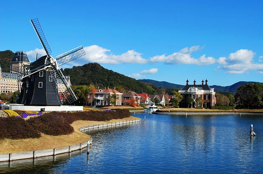 九州福岡玩翻天夢幻主題樂園x三大蟹採草莓玩雪遊船5日(星宇)