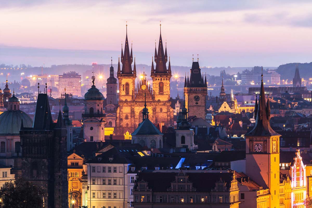 【阿聯假期】超值小東歐12天EK~三遊船、哈斯達特、國王湖、普魯洪尼斯公園、庫倫洛夫、皮爾森、購物村、米推餐