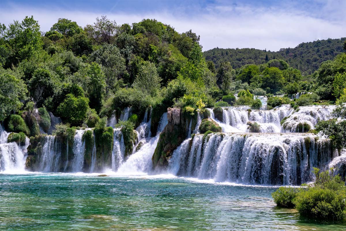 愛在巴爾幹半島~五星克.斯.波.蒙 四晚五星.兩大國家公園.三纜車.跳島精彩四國13天(CI)