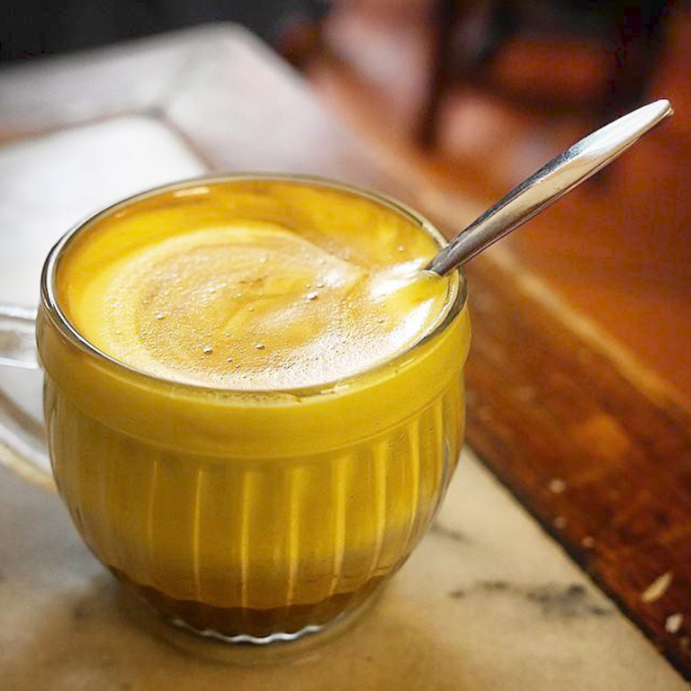 蛋咖啡 ｜ Ca Phe Trung